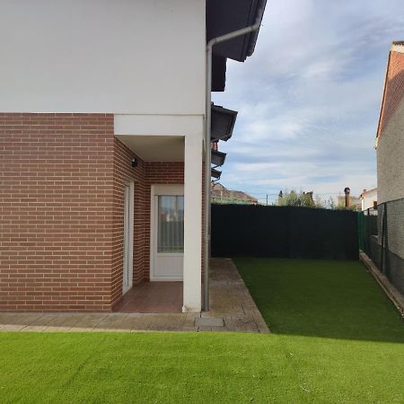 קאסאלריינה Chalet Con Amplio Jardin מראה חיצוני תמונה