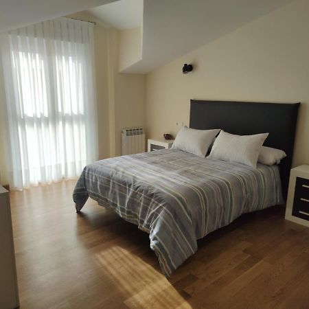 קאסאלריינה Chalet Con Amplio Jardin מראה חיצוני תמונה