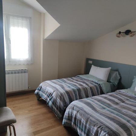 קאסאלריינה Chalet Con Amplio Jardin מראה חיצוני תמונה