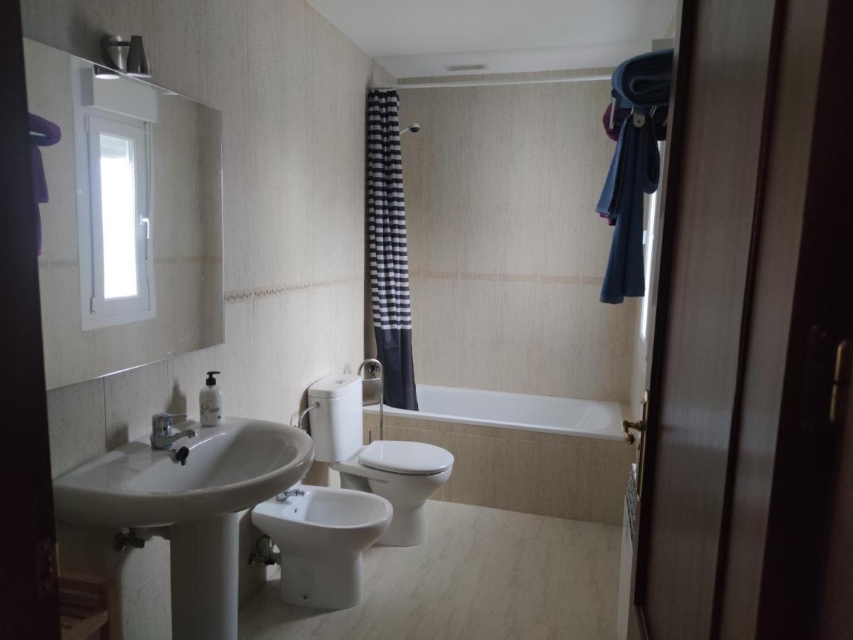 קאסאלריינה Chalet Con Amplio Jardin מראה חיצוני תמונה